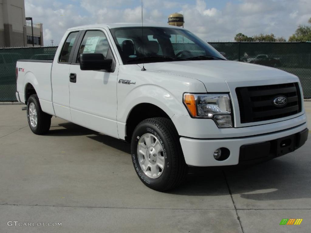 2010 F150 STX SuperCab - Oxford White / Medium Stone photo #1