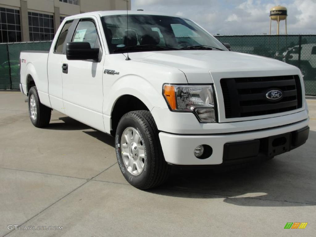 2010 F150 STX SuperCab - Oxford White / Medium Stone photo #1