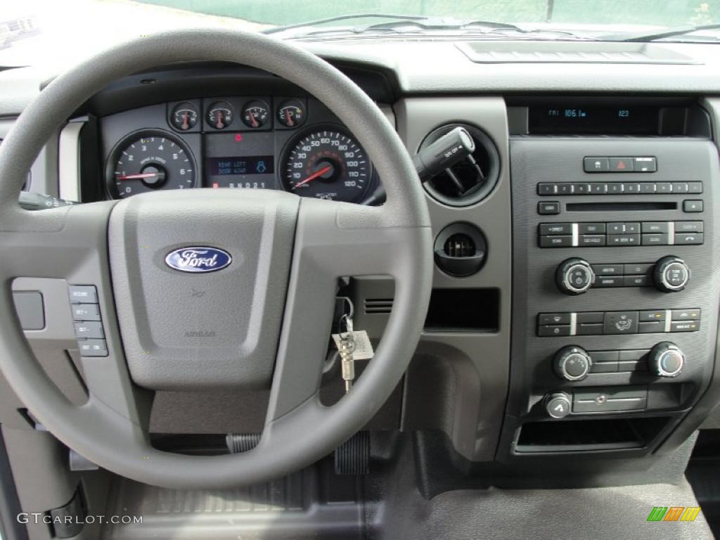 2010 F150 STX SuperCab - Oxford White / Medium Stone photo #24