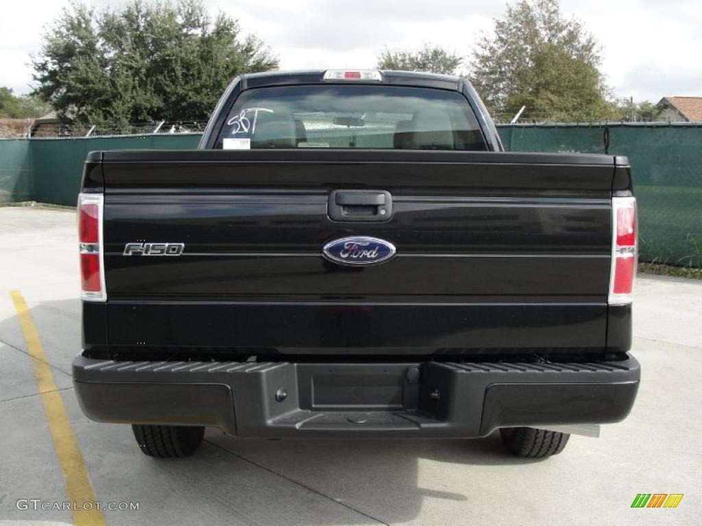 2010 F150 STX SuperCab - Tuxedo Black / Medium Stone photo #4