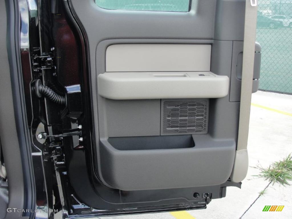 2010 F150 STX SuperCab - Tuxedo Black / Medium Stone photo #18