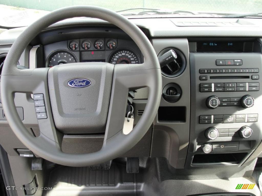 2010 F150 STX SuperCab - Tuxedo Black / Medium Stone photo #24