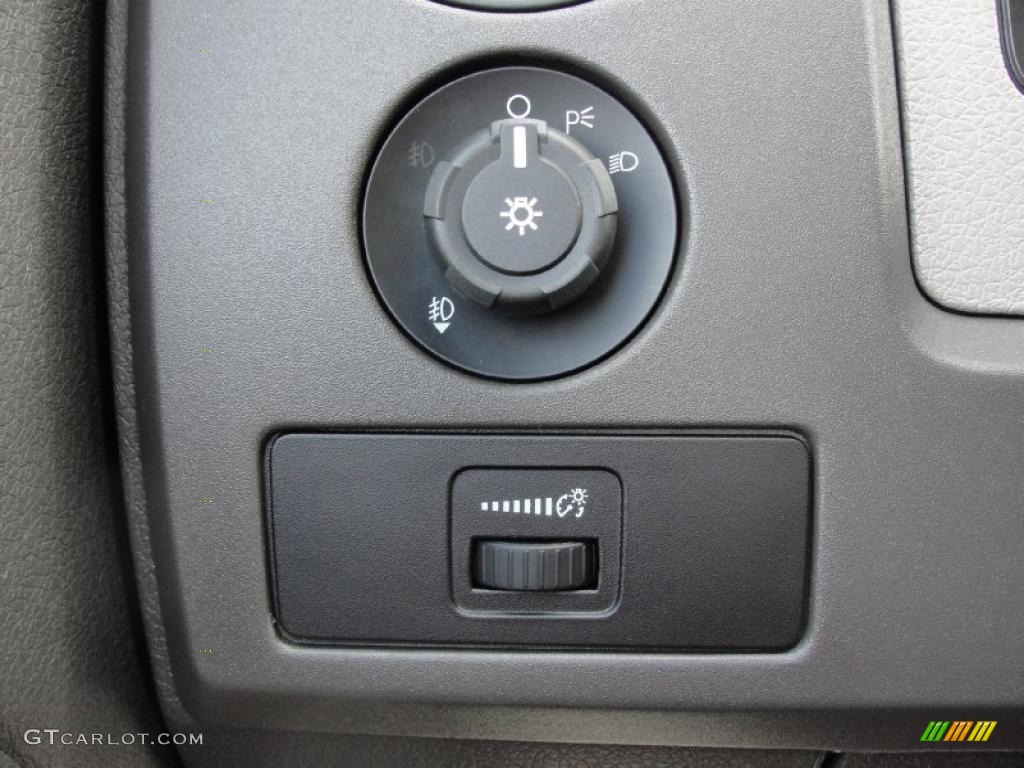 2010 F150 STX SuperCab - Tuxedo Black / Medium Stone photo #28