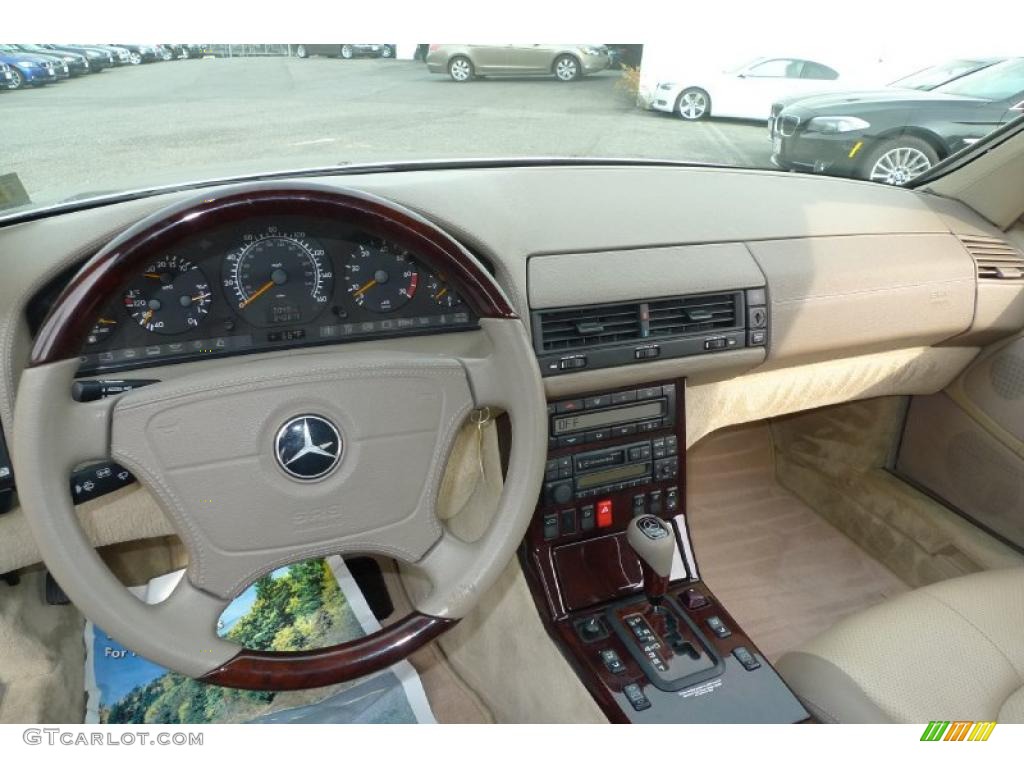 1998 Mercedes-Benz SL 600 Roadster Beige Dashboard Photo #40459154