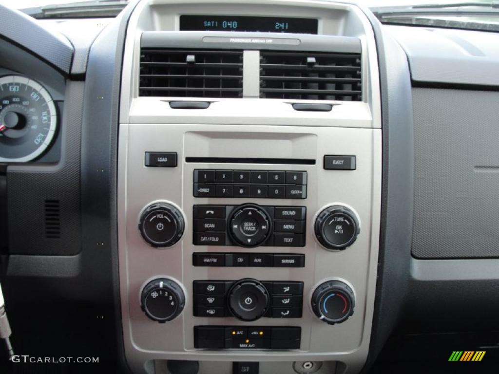 2011 Ford Escape XLT V6 Controls Photo #40460130