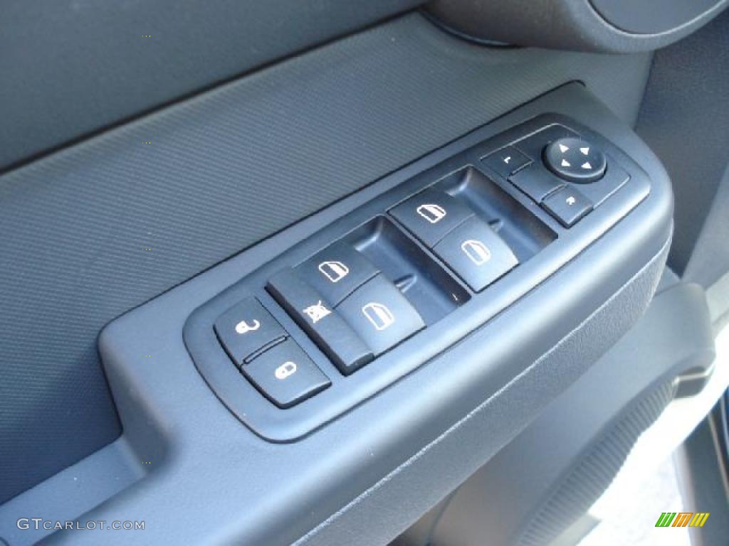 2011 Dodge Nitro Heat Controls Photo #40461966