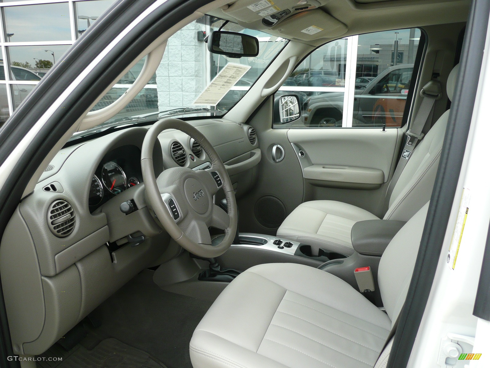 2007 Liberty Limited 4x4 - Stone White / Medium Slate Gray photo #12