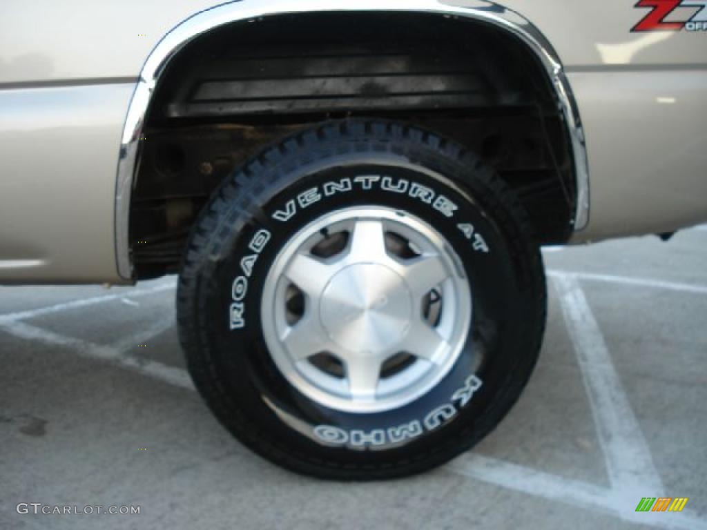 2004 Sierra 1500 SLE Extended Cab 4x4 - Sand Beige Metallic / Stone Gray photo #24