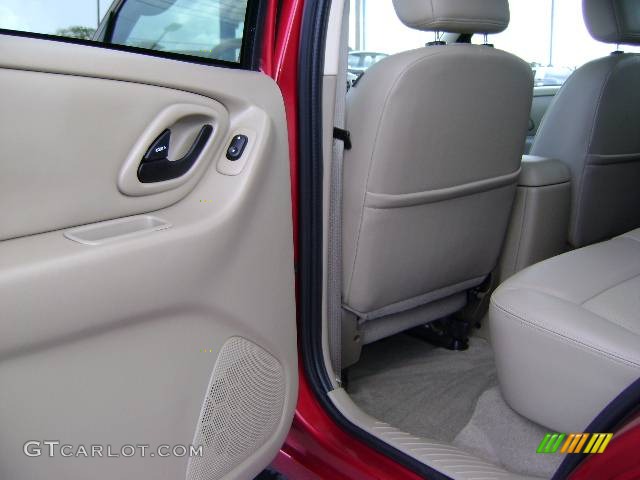 2007 Escape Limited - Red / Medium/Dark Pebble photo #21