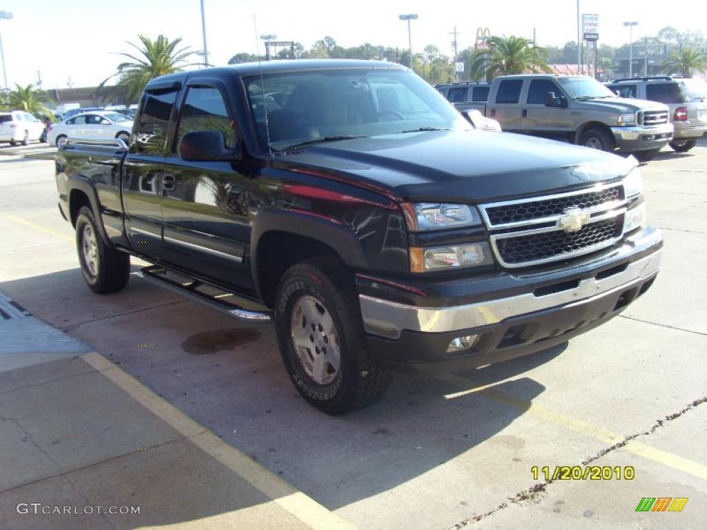 2007 Silverado 1500 Classic Z71 Extended Cab 4x4 - Black / Dark Charcoal photo #6