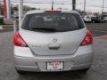 Brilliant Silver - Versa 1.8 S Hatchback Photo No. 6