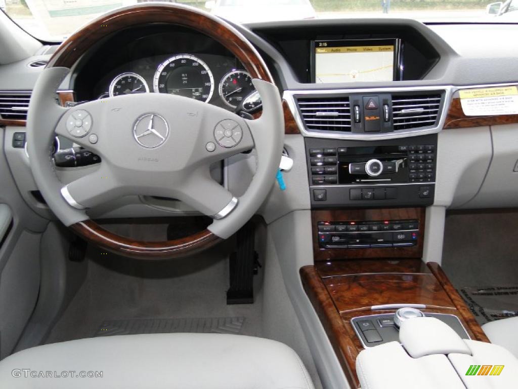 2011 Mercedes-Benz E 350 4Matic Wagon Ash/Dark Grey Dashboard Photo #40470023