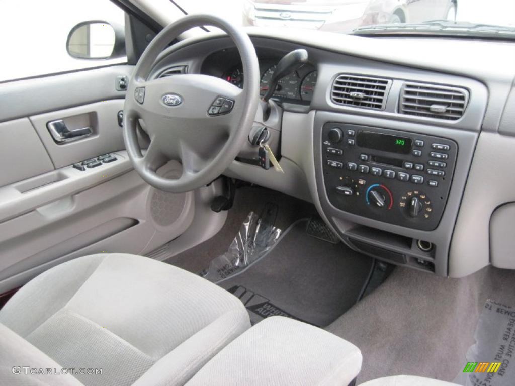 2003 Ford Taurus SE Wagon Medium Graphite Dashboard Photo #40470527