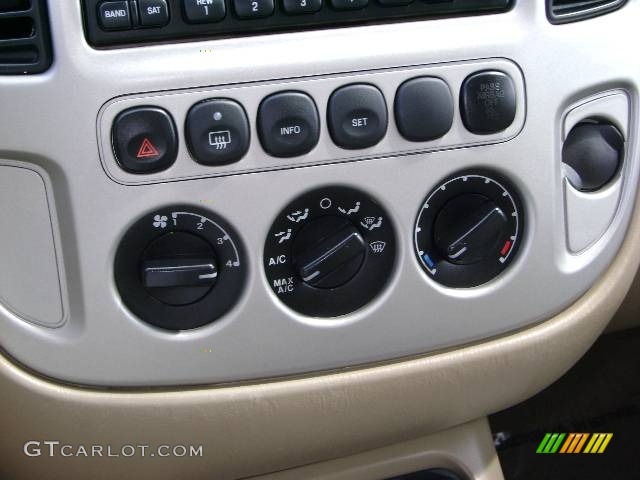 2007 Escape Limited - Red / Medium/Dark Pebble photo #31