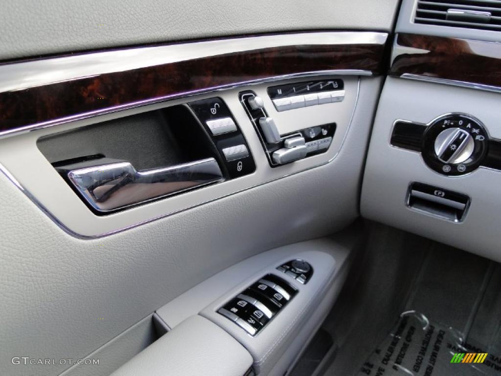 2010 Mercedes-Benz S 550 Sedan Door Panel Photos