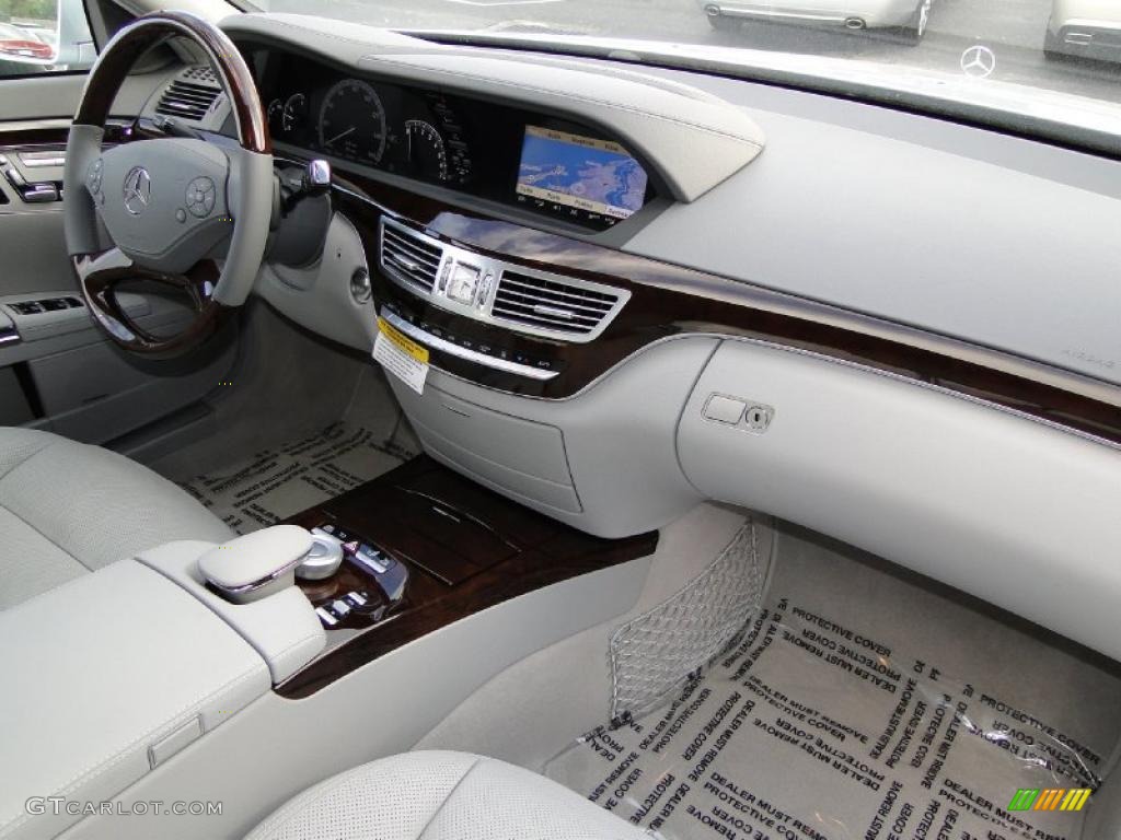 2010 Mercedes-Benz S 550 Sedan Grey/Dark Grey Dashboard Photo #40471371