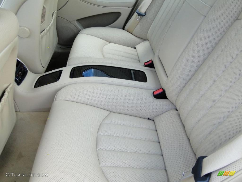Cashmere Interior 2011 Mercedes-Benz CLS 550 Photo #40471827