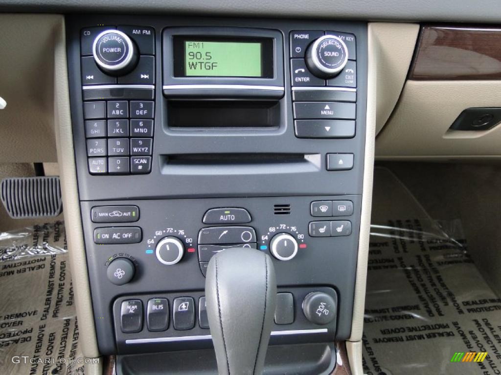 2011 Volvo XC90 3.2 Controls Photo #40472803