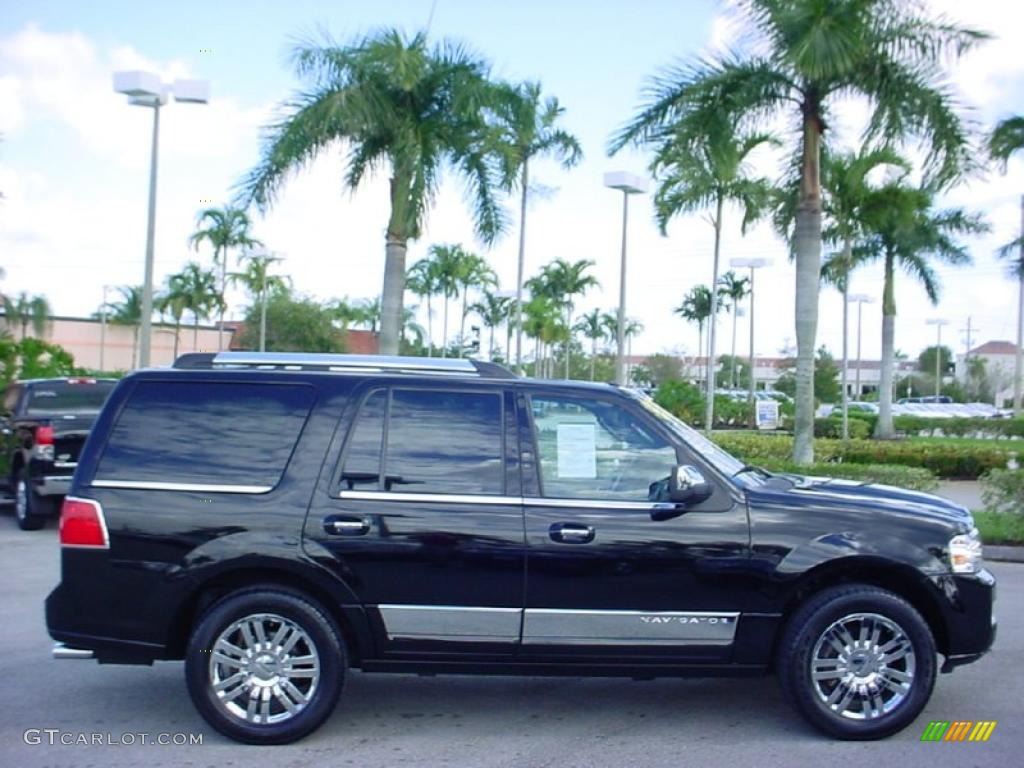 2008 Navigator Luxury - Black / Charcoal Black photo #5