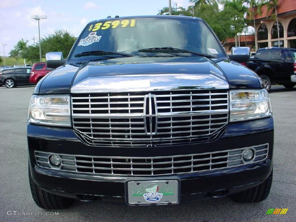 2008 Navigator Luxury - Black / Charcoal Black photo #15