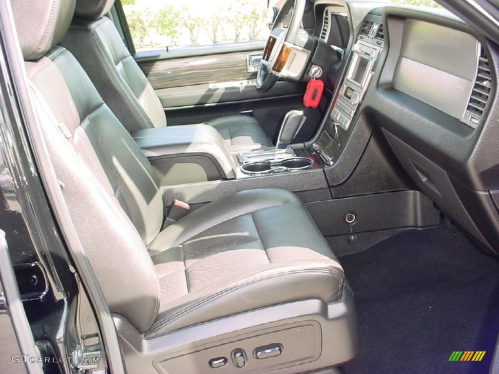 2008 Navigator Luxury - Black / Charcoal Black photo #21