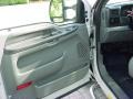 2004 Oxford White Ford F250 Super Duty XL Regular Cab Chassis  photo #15