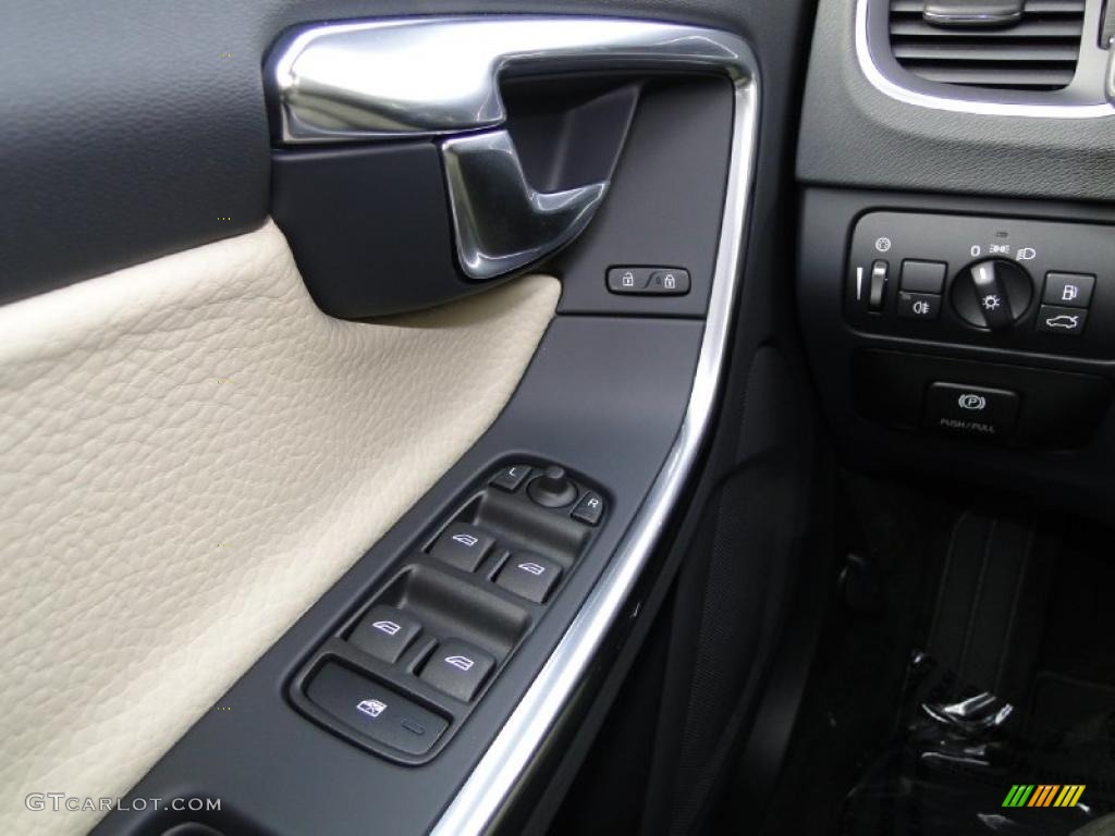 2011 Volvo S60 T6 AWD Controls Photo #40473629