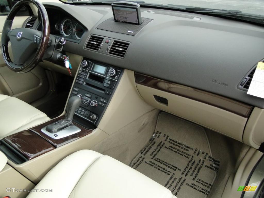 2011 Volvo XC90 3.2 AWD Controls Photo #40473949