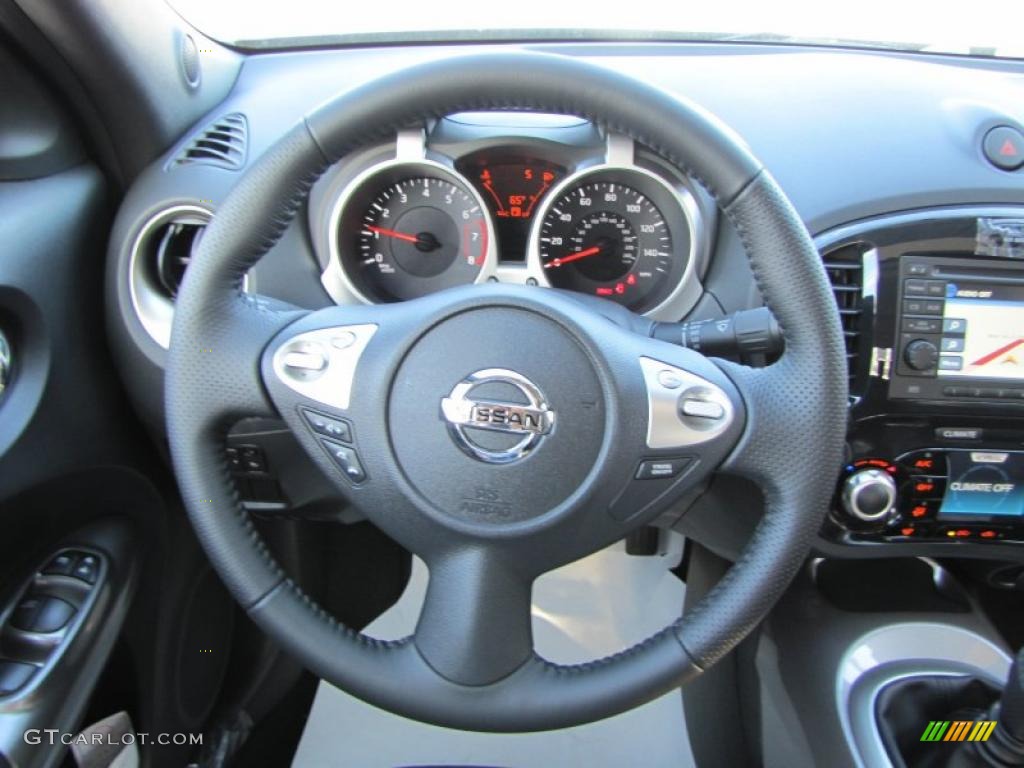 2011 Nissan Juke SL Black/Silver Trim Steering Wheel Photo #40474081