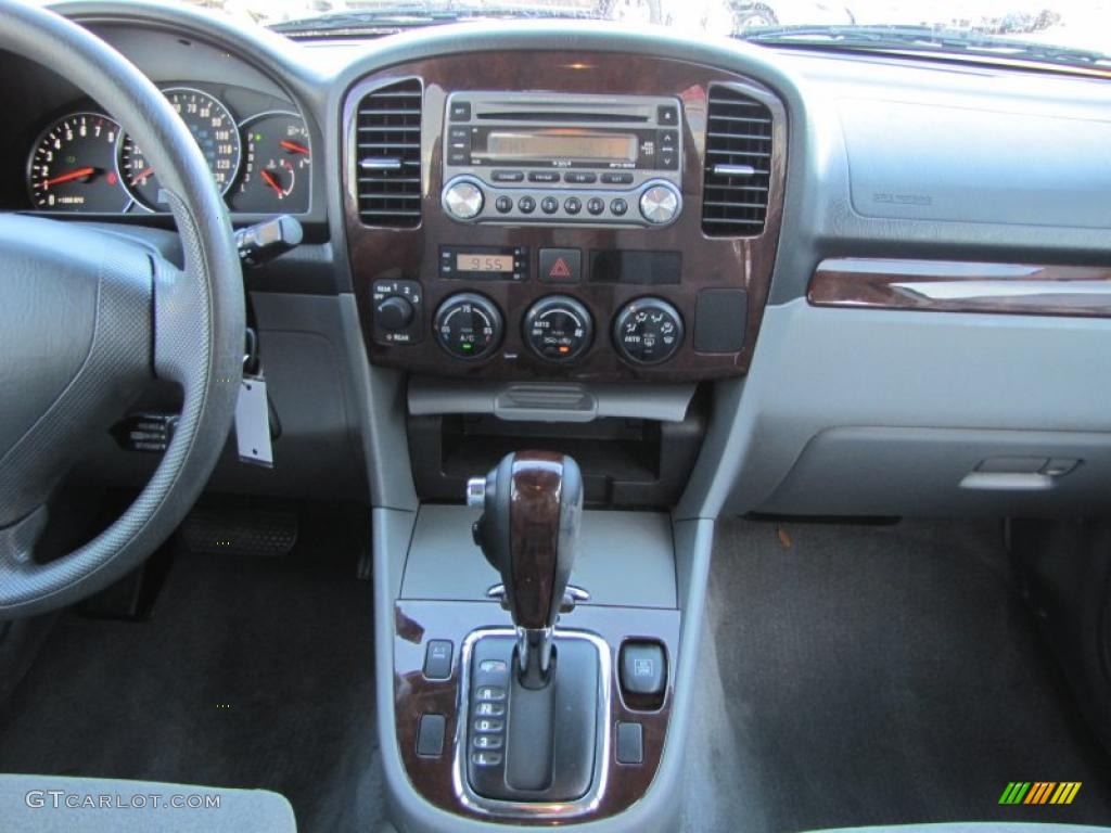 2006 Suzuki XL7 Standard XL7 Model Controls Photo #40476161