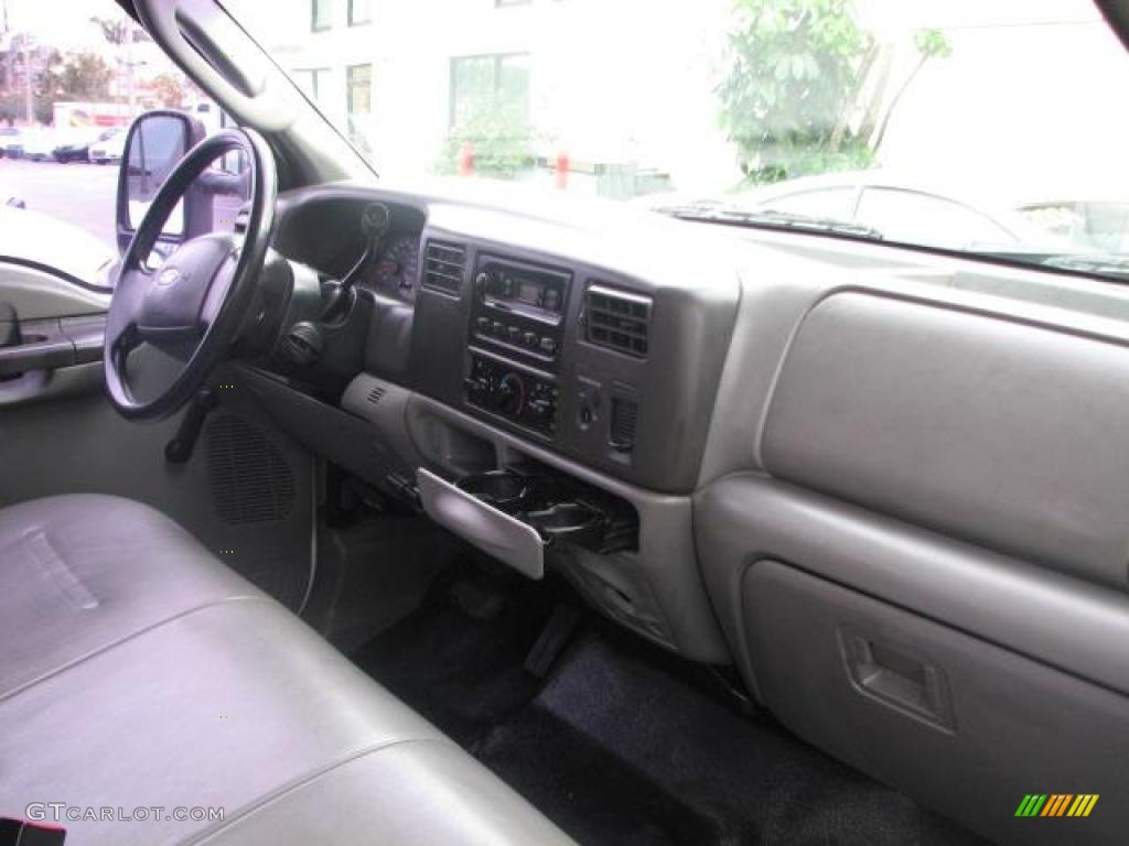 2004 Ford F350 Super Duty XL SuperCab Dashboard Photos