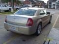 Linen Gold Metallic - 300 C HEMI Photo No. 3