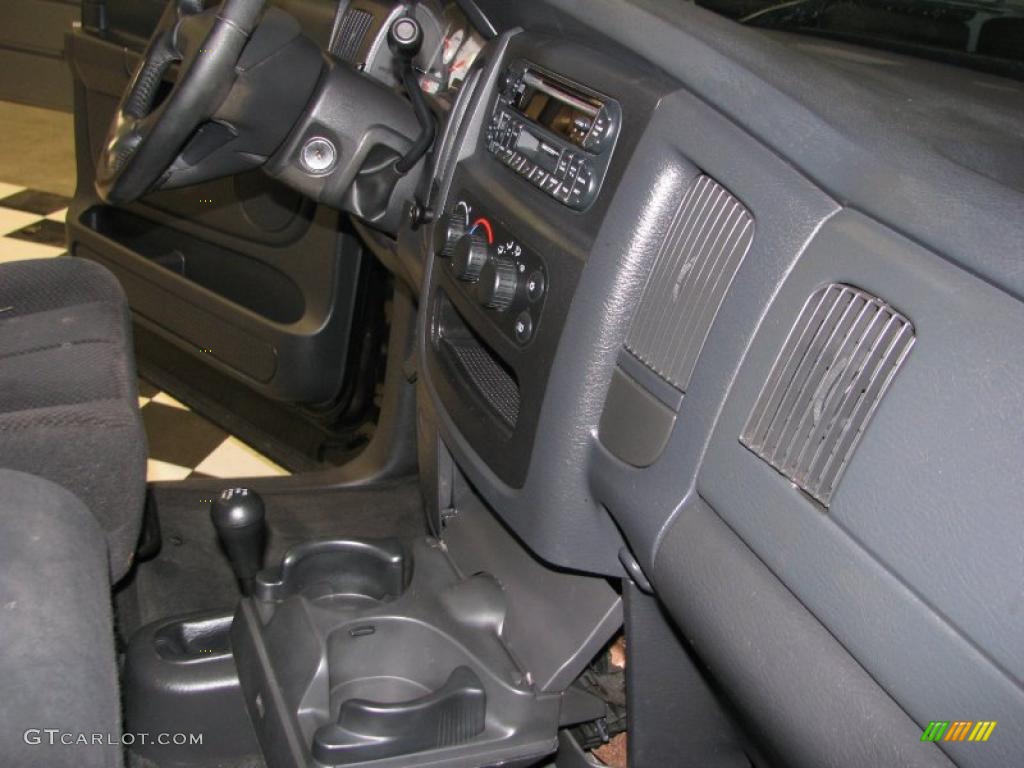 2003 Ram 1500 SLT Quad Cab 4x4 - Black / Dark Slate Gray photo #26