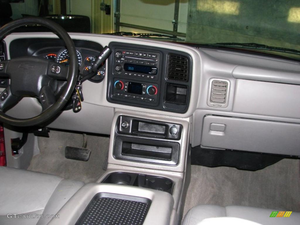 Dark Charcoal Interior 2004 Chevrolet Silverado 2500HD LT Crew Cab 4x4 Photo #40486082