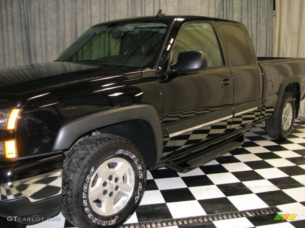 2006 Silverado 1500 Z71 Extended Cab 4x4 - Black / Dark Charcoal photo #5