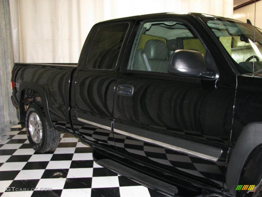 2006 Silverado 1500 Z71 Extended Cab 4x4 - Black / Dark Charcoal photo #7