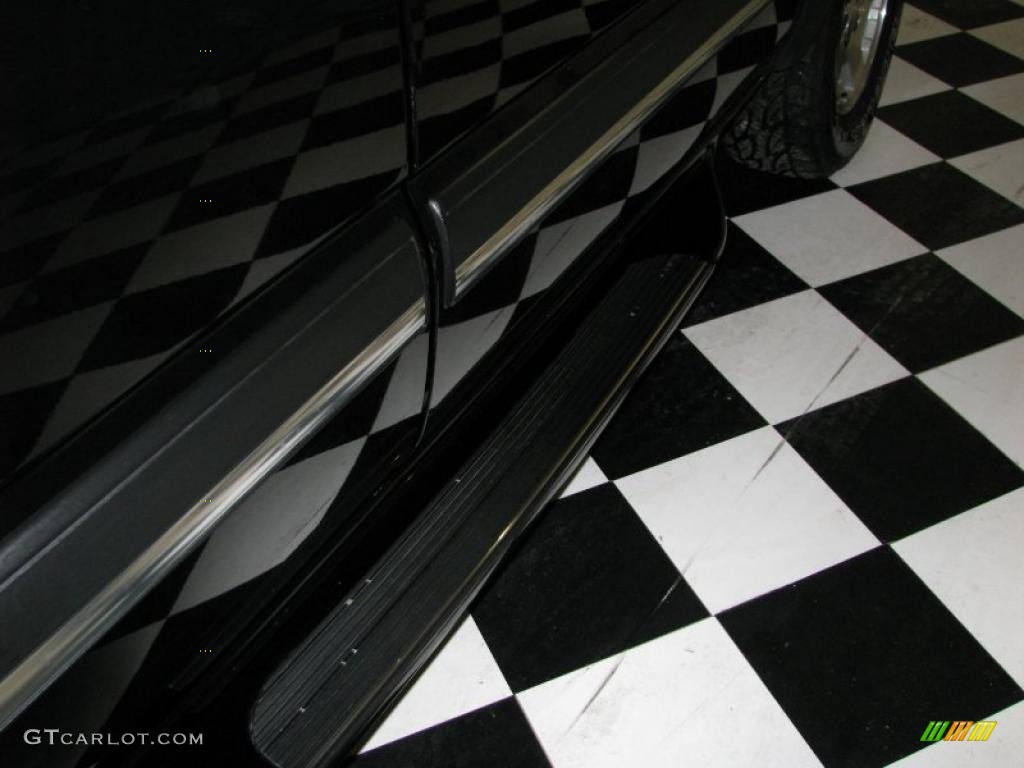 2006 Silverado 1500 Z71 Extended Cab 4x4 - Black / Dark Charcoal photo #16