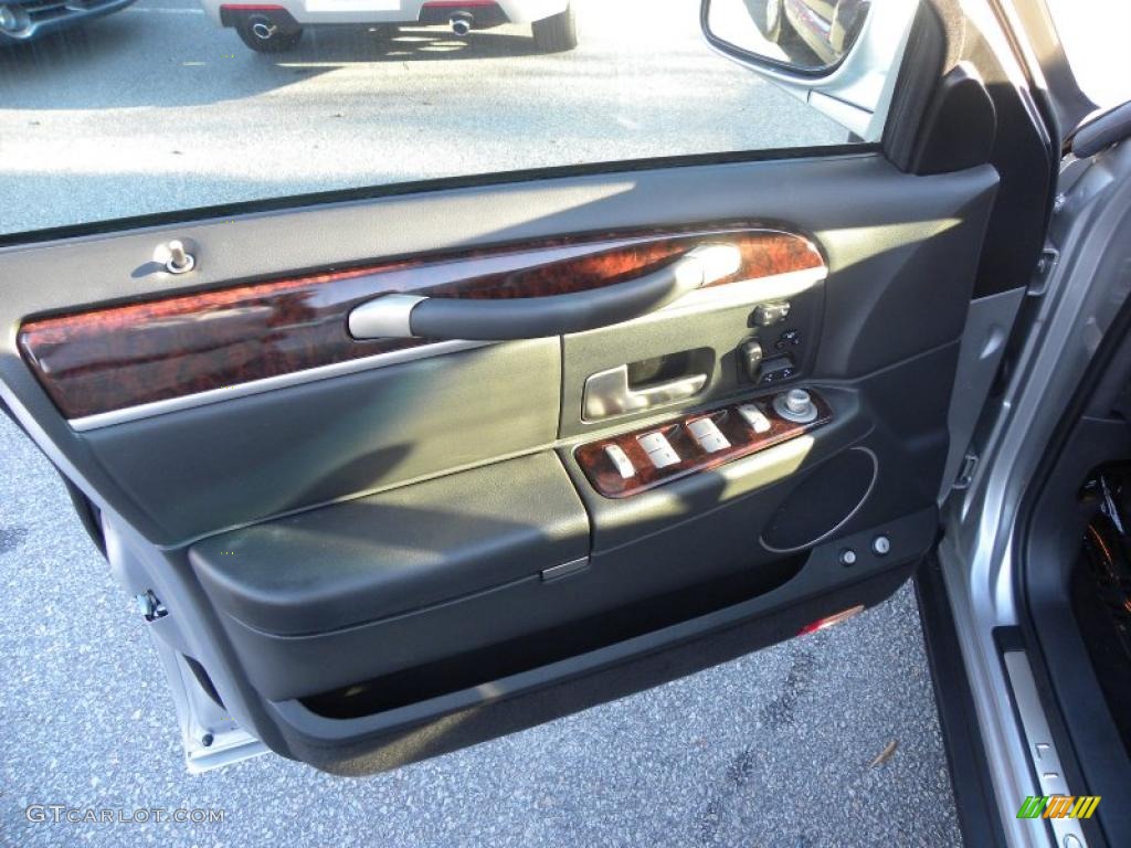 2010 Lincoln Town Car Signature Limited Black Door Panel Photo #40492739