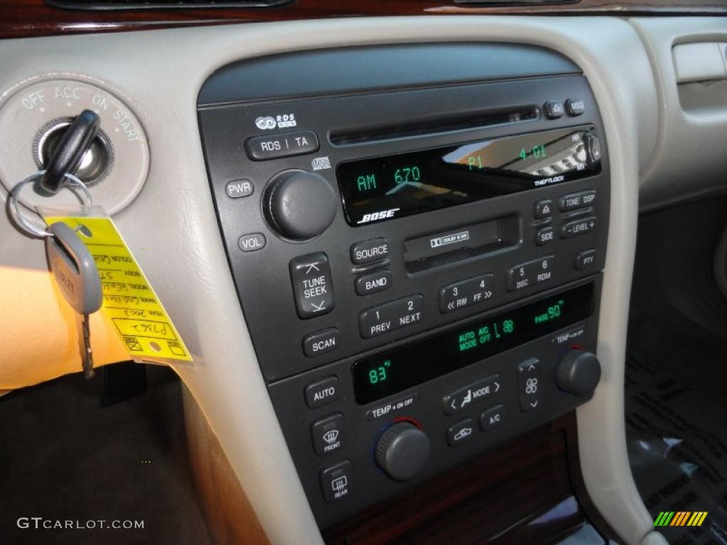 2003 Cadillac Seville STS Controls Photo #40492858