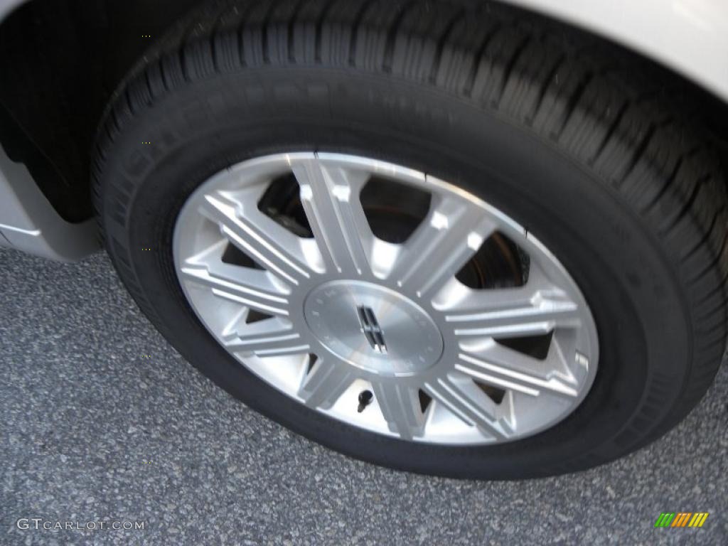 2010 Lincoln Town Car Signature Limited Wheel Photo #40492934