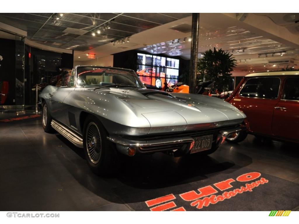 1967 Corvette 427 Convertible - Silver Pearl / Black photo #2