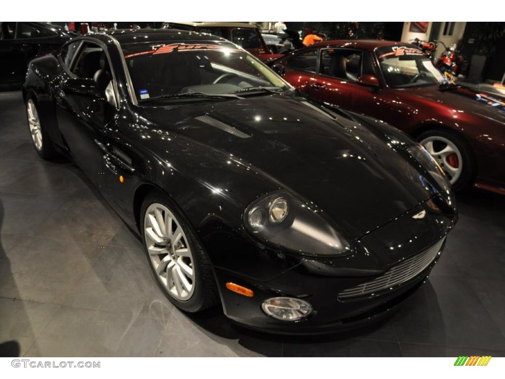 Black 2002 Aston Martin Vanquish Standard Vanquish Model Exterior Photo #40493322