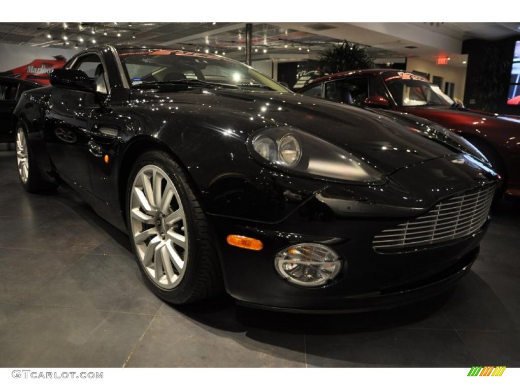 Black 2002 Aston Martin Vanquish Standard Vanquish Model Exterior Photo #40493338