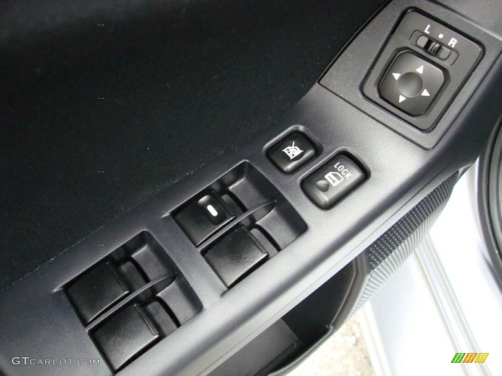 2008 Mitsubishi Lancer Evolution GSR Controls Photo #40494542