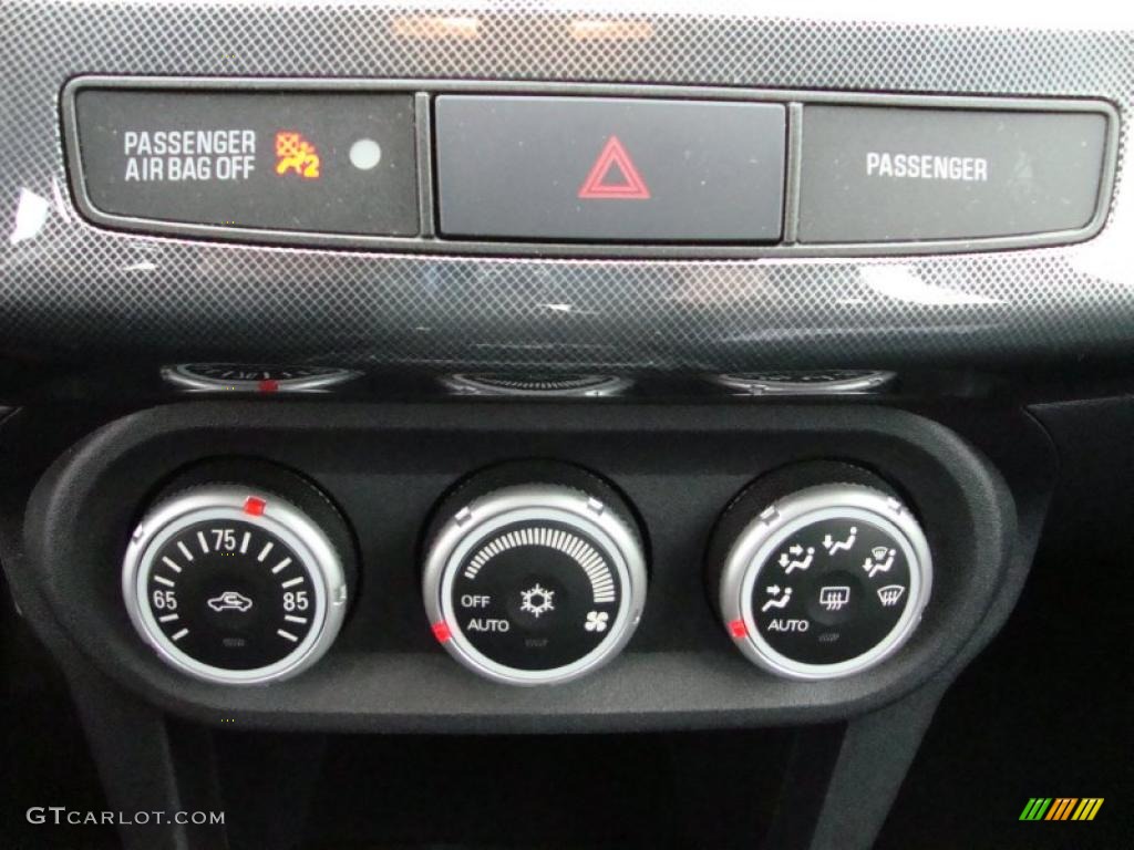 2008 Mitsubishi Lancer Evolution GSR Controls Photo #40495000