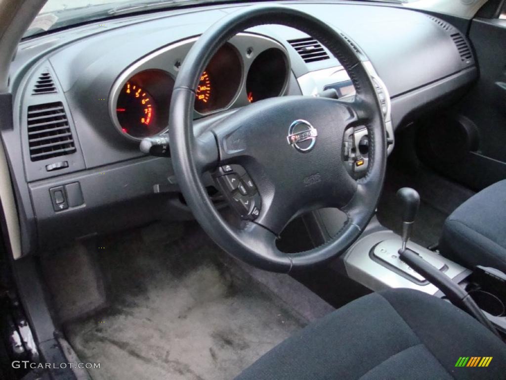 Charcoal Interior 2004 Nissan Altima 3 5 Se Photo 40495314