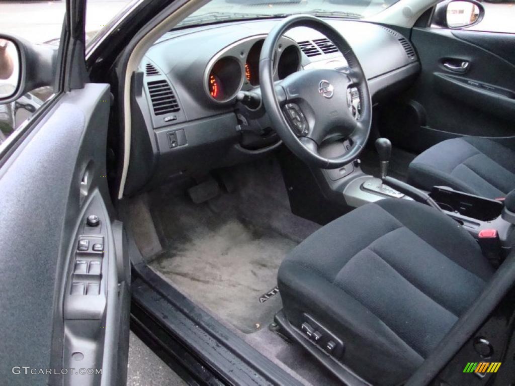 2004 Nissan altima interior
