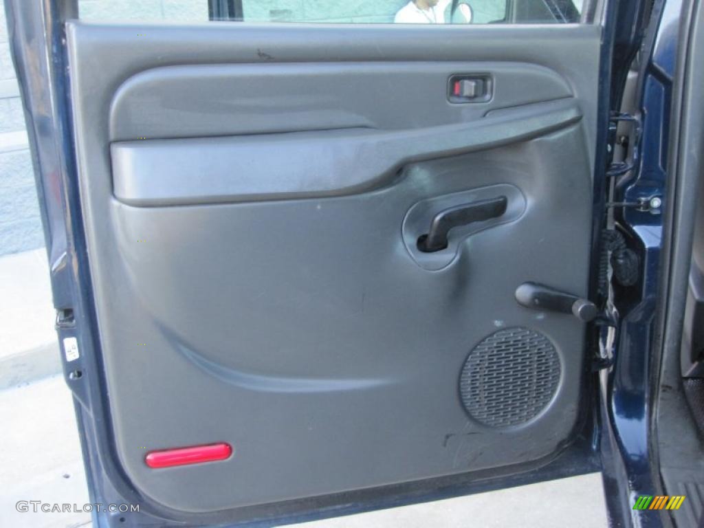 2006 Chevrolet Silverado 2500HD Work Truck Crew Cab Medium Gray Door Panel Photo #40495518