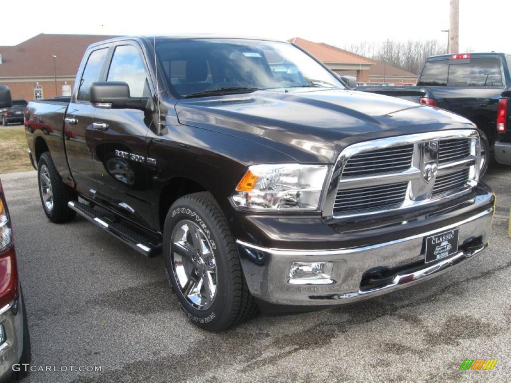 2011 Ram 1500 Big Horn Quad Cab 4x4 - Rugged Brown Pearl / Light Pebble Beige/Bark Brown photo #3
