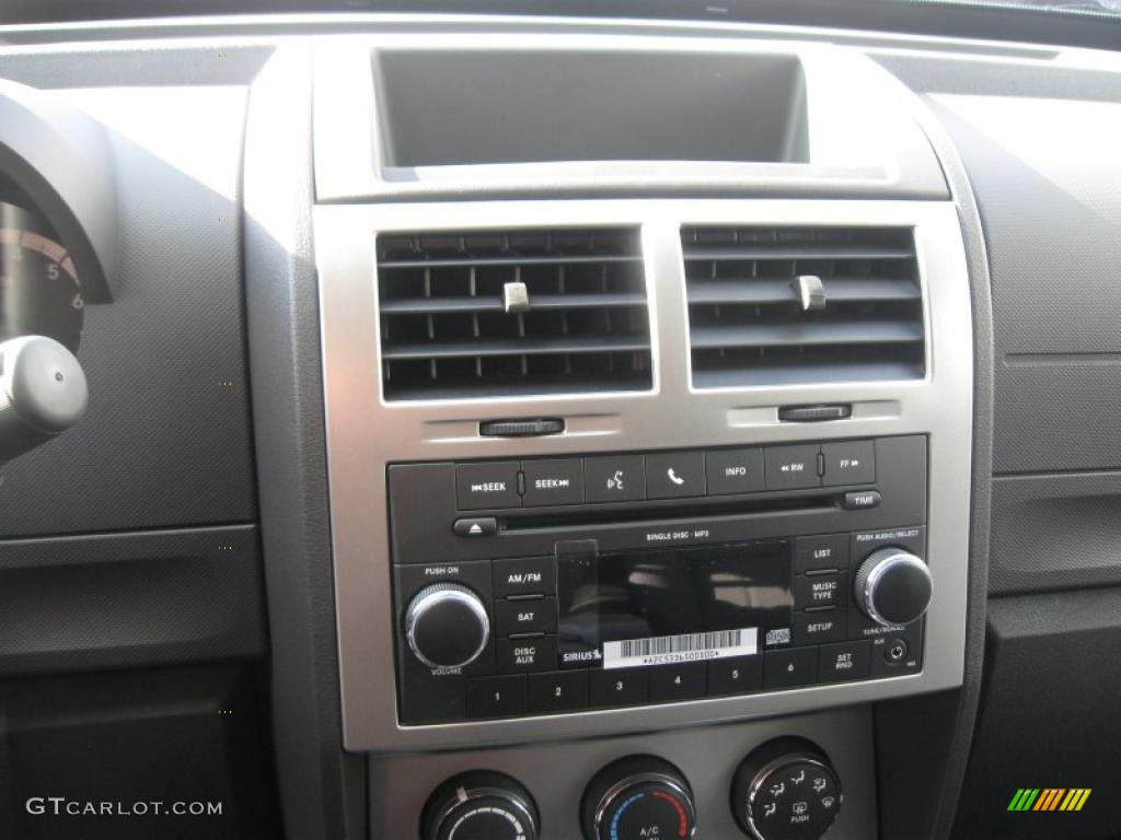 2011 Dodge Nitro Heat 4.0 4x4 Controls Photo #40500586